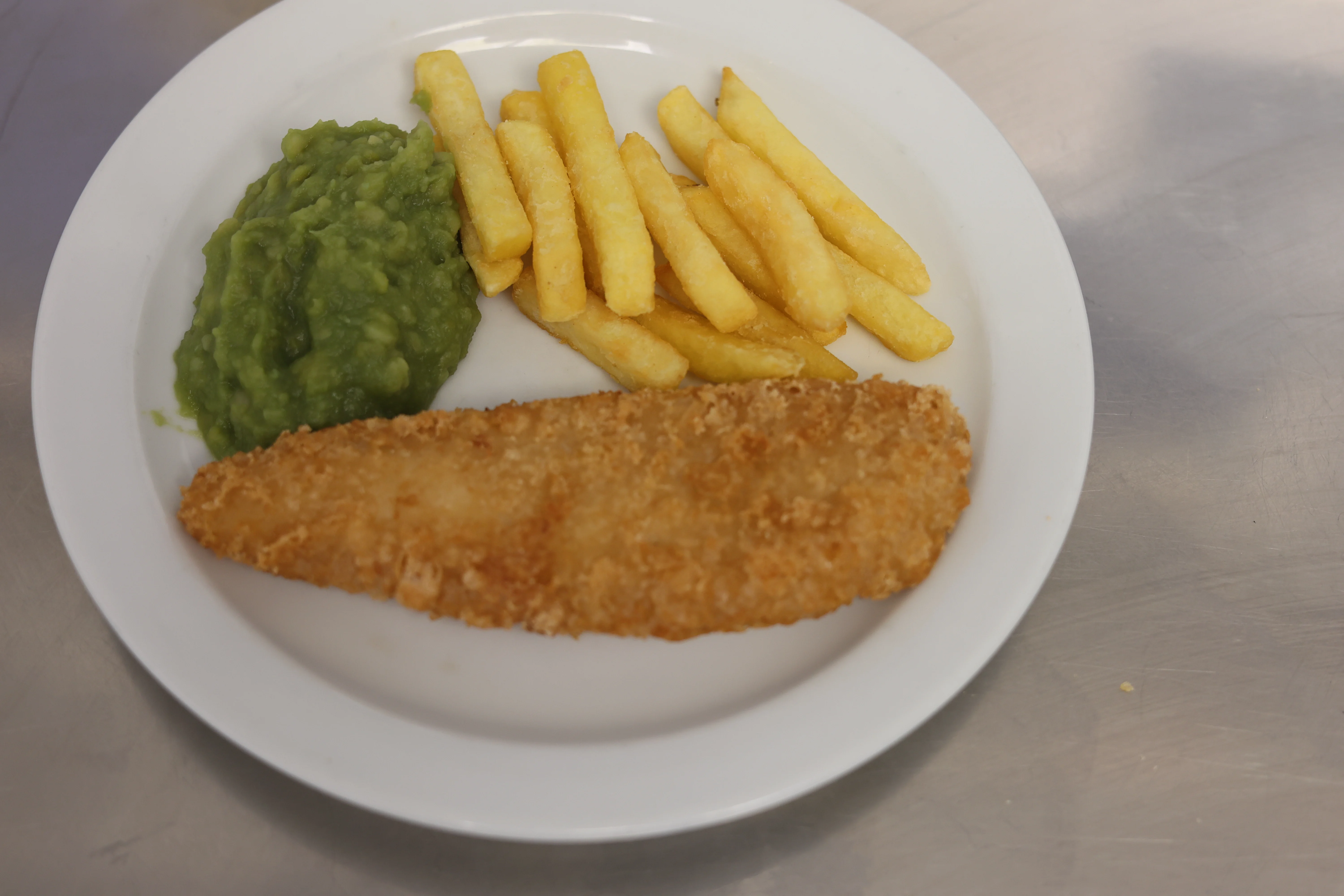 Fish and chips with mushy peas
