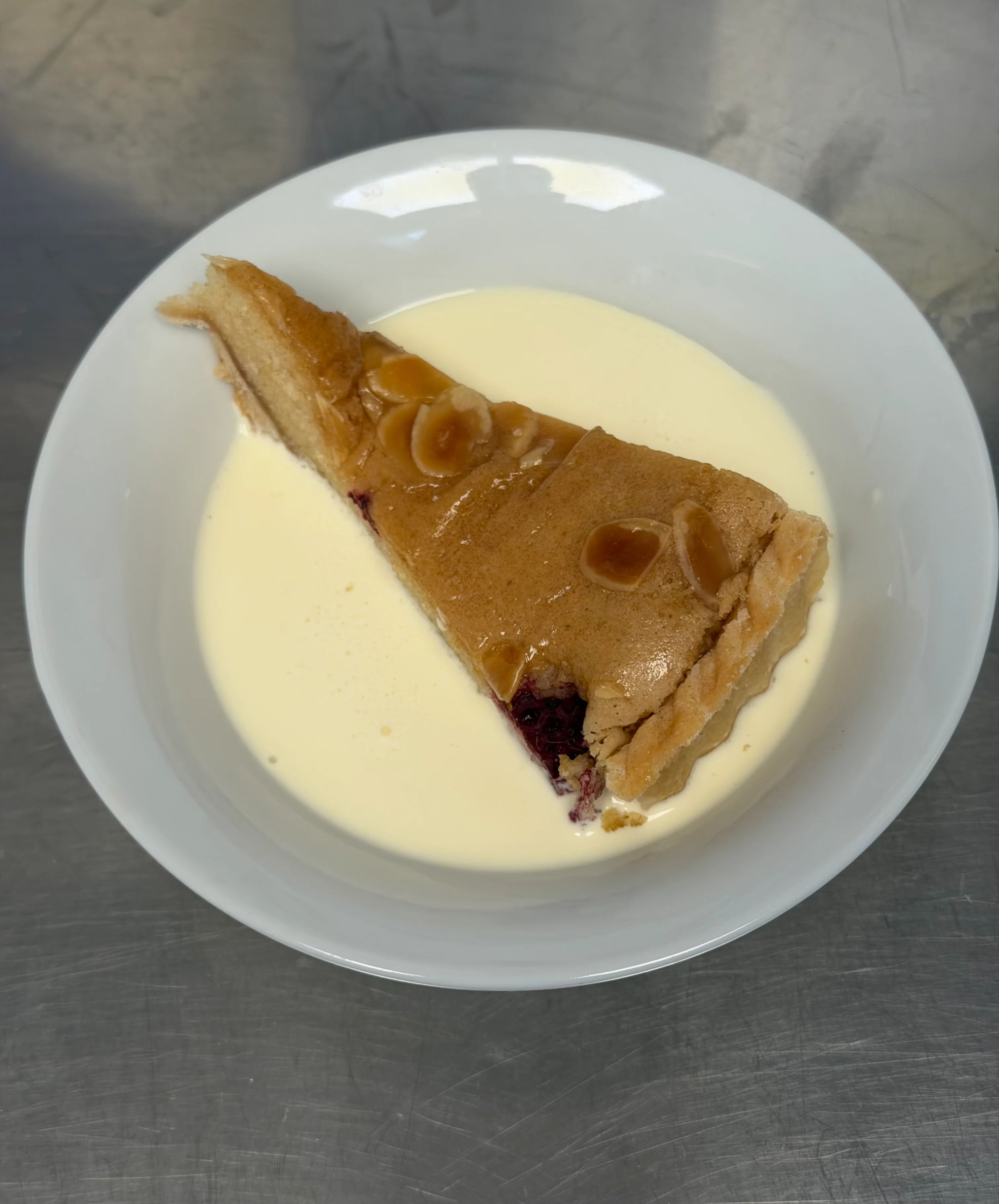 Bakewell Tart & cream